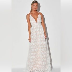 Ivywood White and Beige Embroidered Lace Backless Maxi Dress